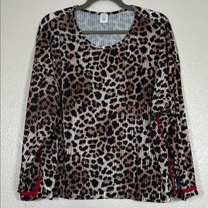 Long sleeve cheetah top with red trim, size 1X
